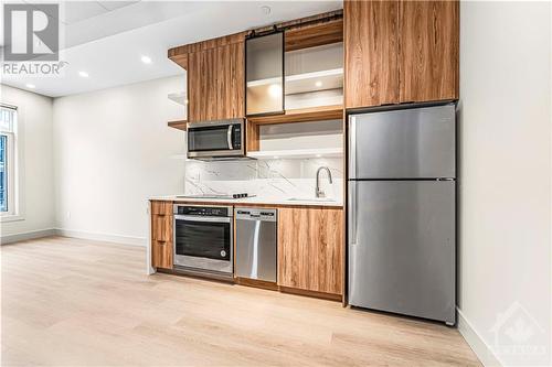 280 O'Connor Street Unit#505, Ottawa, ON - Indoor Photo Showing Kitchen With Stainless Steel Kitchen