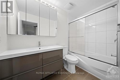 111 Beachview Private, Ottawa, ON - Indoor Photo Showing Bathroom