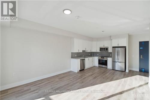 212 - 397 Codd'S Road, Ottawa, ON - Indoor Photo Showing Kitchen With Stainless Steel Kitchen