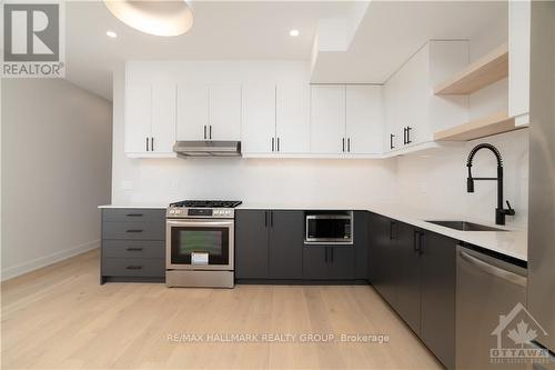 B - 134 Forward Avenue, Ottawa, ON - Indoor Photo Showing Kitchen With Upgraded Kitchen