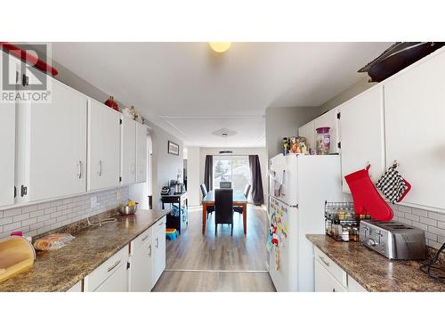 1229 Stork Avenue, Quesnel, BC - Indoor Photo Showing Kitchen