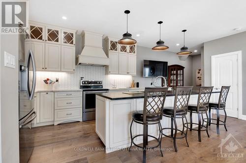 158 Leslie Drive, Lanark, ON - Indoor Photo Showing Kitchen With Upgraded Kitchen