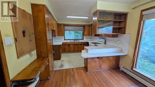 6811 Eton Court, Plympton-Wyoming, ON - Indoor Photo Showing Kitchen