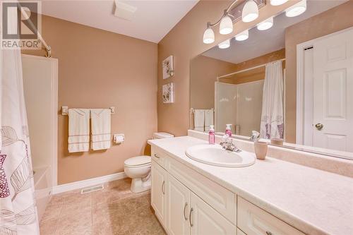 605 Rowellas Way, Sarnia, ON - Indoor Photo Showing Bathroom