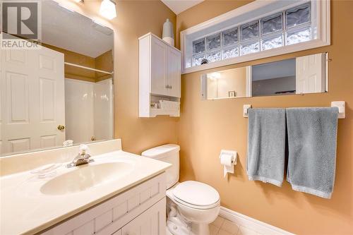 605 Rowellas Way, Sarnia, ON - Indoor Photo Showing Bathroom