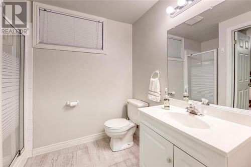 605 Rowellas Way, Sarnia, ON - Indoor Photo Showing Bathroom