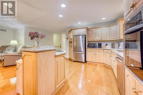 605 Rowellas Way, Sarnia, ON - Indoor Photo Showing Kitchen