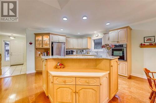 605 Rowellas Way, Sarnia, ON - Indoor Photo Showing Kitchen