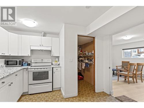 Basement - Kitchen - 965 Graham Rd Road, Kelowna, BC - Indoor Photo Showing Kitchen