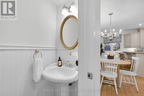 22 Westridge Court, London, ON - Indoor Photo Showing Bathroom