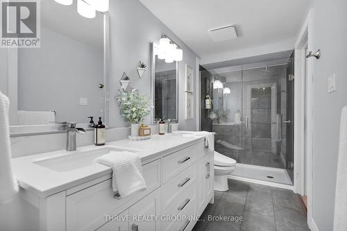 22 Westridge Court, London, ON - Indoor Photo Showing Bathroom