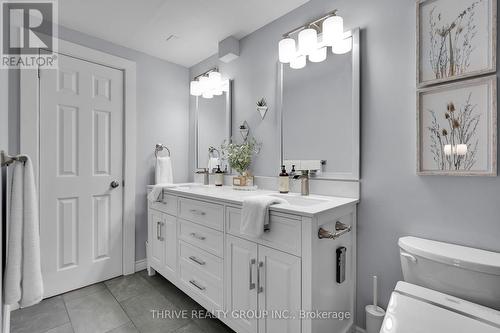 22 Westridge Court, London, ON - Indoor Photo Showing Bathroom