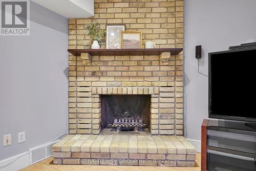 22 Westridge Court, London, ON - Indoor Photo Showing Other Room With Fireplace