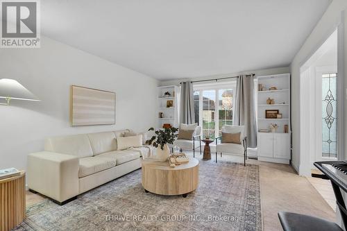 22 Westridge Court, London, ON - Indoor Photo Showing Living Room