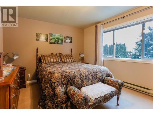 516 7Th Street, Kaslo, BC - Indoor Photo Showing Bedroom