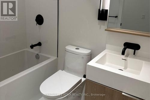 815 - 127 Broadway Avenue, Toronto, ON - Indoor Photo Showing Bathroom