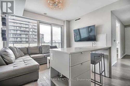 3608 - 101 Peter Street S, Toronto, ON - Indoor Photo Showing Living Room