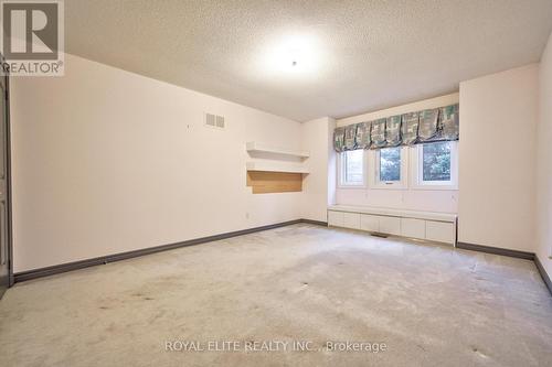 22 Montclair Road, Richmond Hill, ON - Indoor Photo Showing Other Room