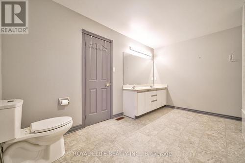 22 Montclair Road, Richmond Hill, ON - Indoor Photo Showing Bathroom