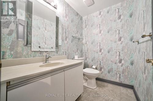 22 Montclair Road, Richmond Hill, ON - Indoor Photo Showing Bathroom