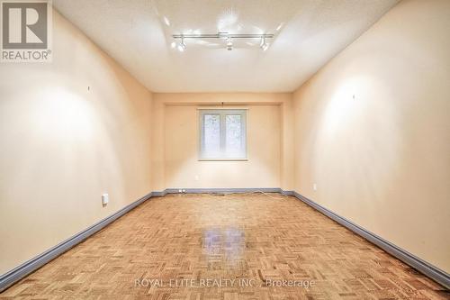 22 Montclair Road, Richmond Hill, ON - Indoor Photo Showing Other Room