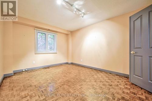 22 Montclair Road, Richmond Hill, ON - Indoor Photo Showing Other Room