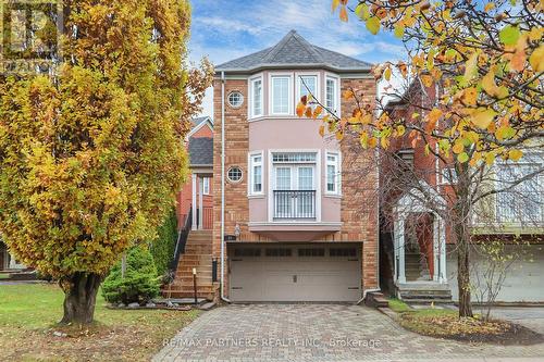 25 Crispin Court, Markham, ON - Outdoor With Facade