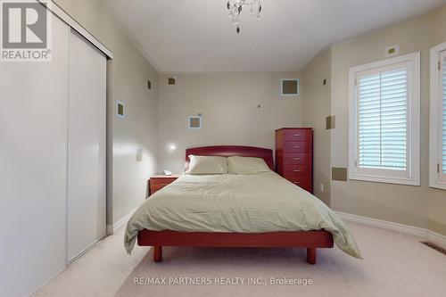 25 Crispin Court, Markham, ON - Indoor Photo Showing Bedroom