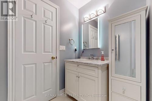 25 Crispin Court, Markham, ON - Indoor Photo Showing Bathroom