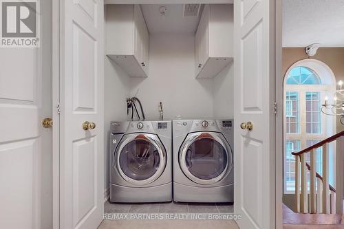 25 Crispin Court, Markham, ON - Indoor Photo Showing Laundry Room