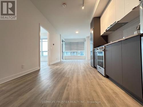 2702B - 50 Upper Mall Way, Vaughan, ON - Indoor Photo Showing Other Room