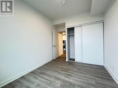 2702B - 50 Upper Mall Way, Vaughan, ON - Indoor Photo Showing Other Room