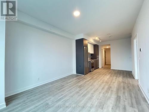 2702B - 50 Upper Mall Way, Vaughan, ON - Indoor Photo Showing Other Room