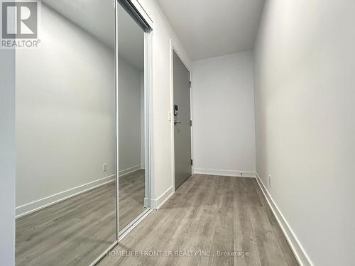 2702B - 50 Upper Mall Way, Vaughan, ON - Indoor Photo Showing Other Room