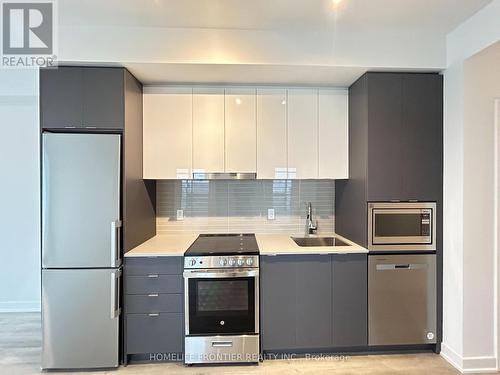 2702B - 50 Upper Mall Way, Vaughan, ON - Indoor Photo Showing Kitchen