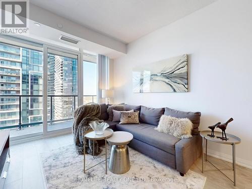 3508 - 7895 Jane Street, Vaughan, ON - Indoor Photo Showing Living Room