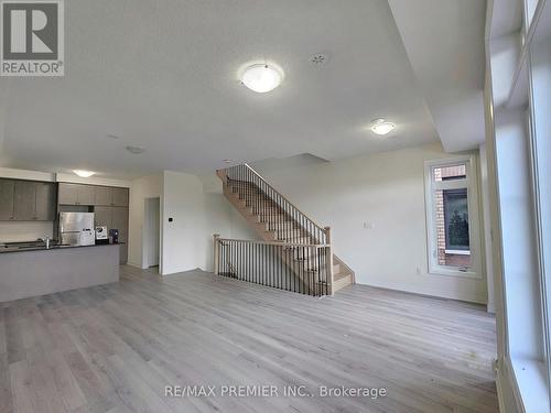 21 Bluebird Lane, Barrie, ON - Indoor Photo Showing Other Room