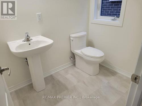 142 Turnberry Lane, Barrie, ON - Indoor Photo Showing Bathroom