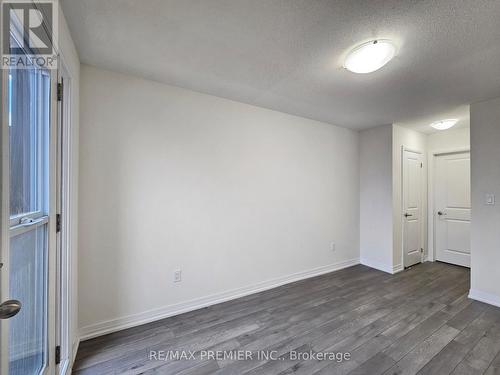 142 Turnberry Lane, Barrie, ON - Indoor Photo Showing Other Room