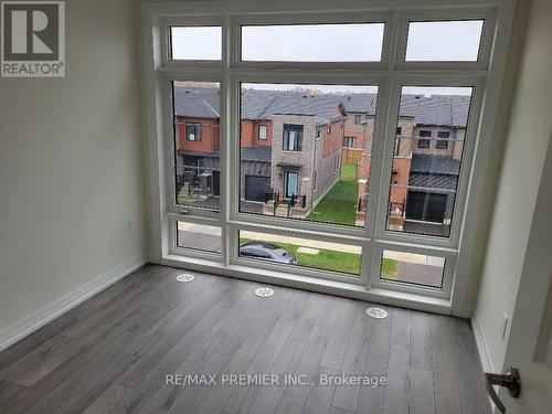 142 Turnberry Lane, Barrie, ON - Indoor Photo Showing Other Room