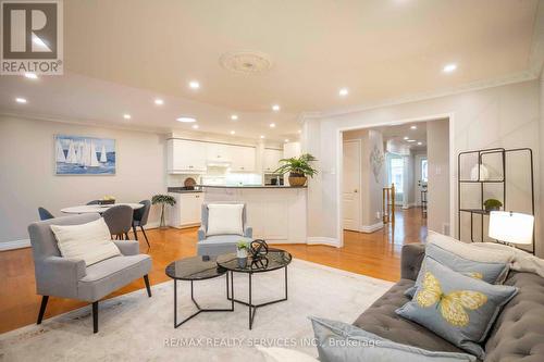 31 Silktop Trail, Brampton, ON - Indoor Photo Showing Living Room