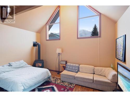 807 Oscar Street, Revelstoke, BC - Indoor Photo Showing Bedroom