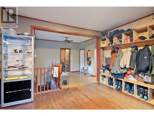 807 Oscar Street, Revelstoke, BC - Indoor