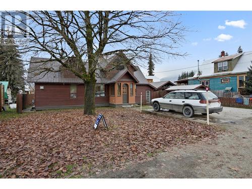 807 Oscar Street, Revelstoke, BC - Outdoor