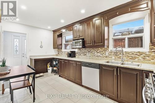 3764 Teeswater Road, Mississauga, ON - Indoor Photo Showing Kitchen With Double Sink With Upgraded Kitchen