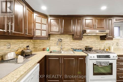 3764 Teeswater Road, Mississauga, ON - Indoor Photo Showing Kitchen With Upgraded Kitchen