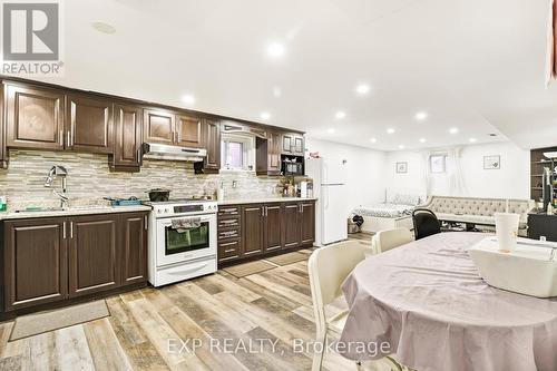 3764 Teeswater Road, Mississauga, ON - Indoor Photo Showing Kitchen With Upgraded Kitchen