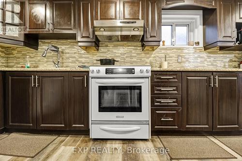 3764 Teeswater Road, Mississauga, ON - Indoor Photo Showing Kitchen With Upgraded Kitchen