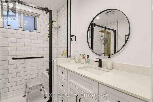 3764 Teeswater Road, Mississauga, ON - Indoor Photo Showing Bathroom