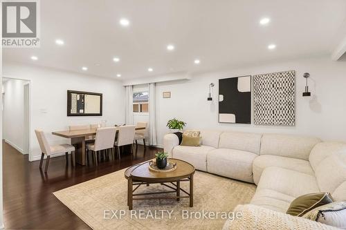 3764 Teeswater Road, Mississauga, ON - Indoor Photo Showing Living Room